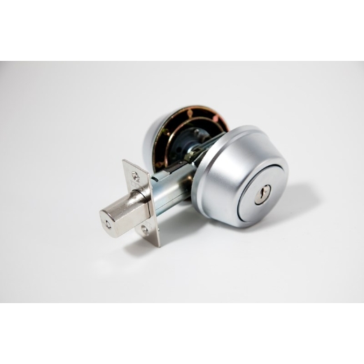 14. Cerrojos y accesorios