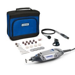 Se muestra el kit multiherramienta Dremel 3000 2/25 con varios accesorios, un eje flexible, un estuche de transporte y algunas brocas para accesorios
