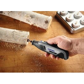 Dremel 7760 Lite se utiliza para lijar candelabros de madera