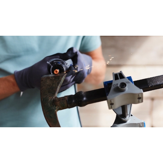 Hacha de metal de esmerilado con el accesorio Comfort Guard 550 con el accesorio multiherramienta Dremel Piedra de amolar de óxido de aluminio 9,5 mm 932