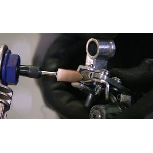 Limpieza de desviador de bicicleta de metal con accesorio multiherramienta Dremel Punto de pulido 10 mm 422