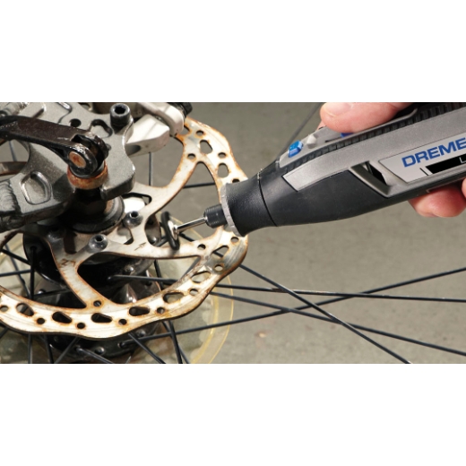 Reinigung von Fahrradteilen aus Metall mit dem Dremel Multitool-Zubehör Borstenbürste 19 mm 403