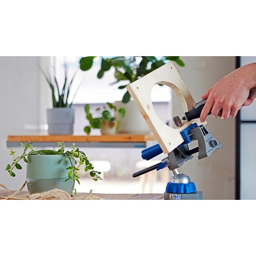 Lijado de macetero de madera con accesorio multiherramienta Dremel Rueda de láminas 9,5 mm 502