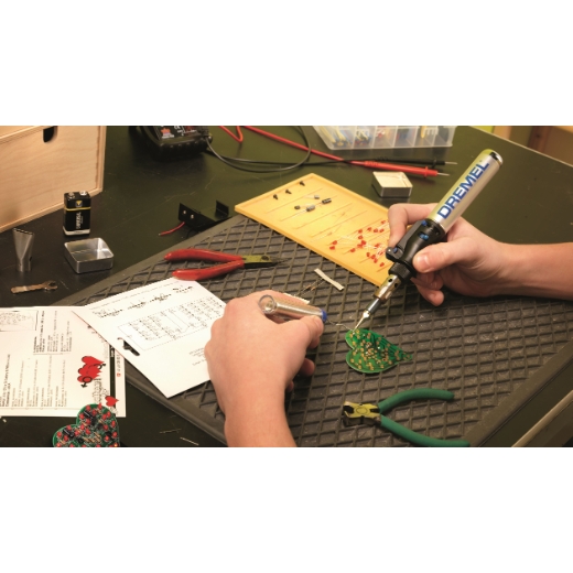 Placa de circuito impreso de soldadura con el accesorio multiherramienta Dremel Puntas de soldadura 201