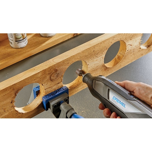 Lijado de un círculo en madera con una Dremel 8240