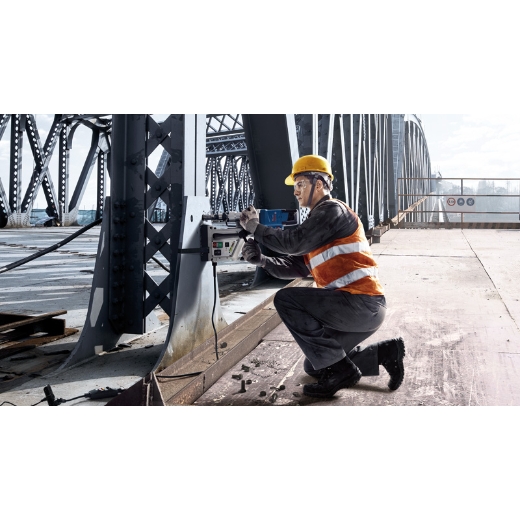 Trabajos con metal; Herramientas eléctricas profes